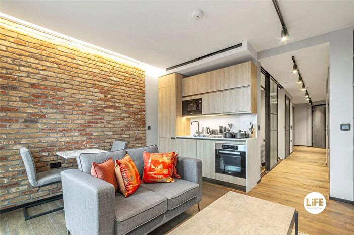 Apartment To Rent In Hewett Street, London, EC2A