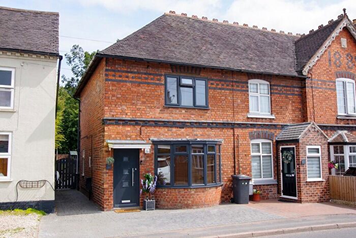 3 Bedroom End Of Terrace House For Sale In Main Street, Overseal, DE12