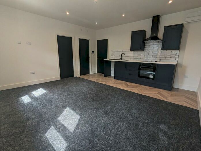 1 Bedroom Flat To Rent In Wind Street, Neath, Neath Port Talbot., SA11