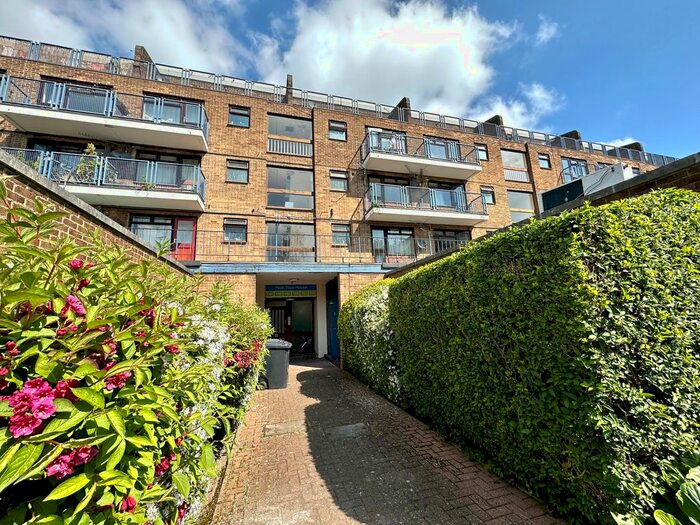 1 Bedroom Flat To Rent In Park Farm Drive, Allestree, Derby, DE22