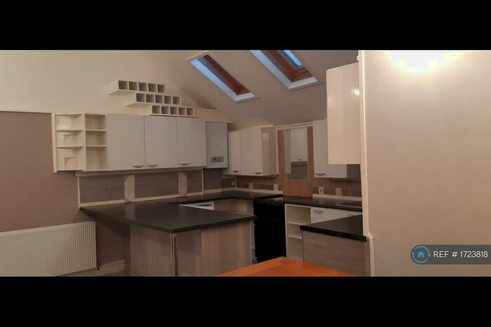 1 Bedroom Bungalow To Rent In Salisbury Street, Hadfield, Glossop, SK13