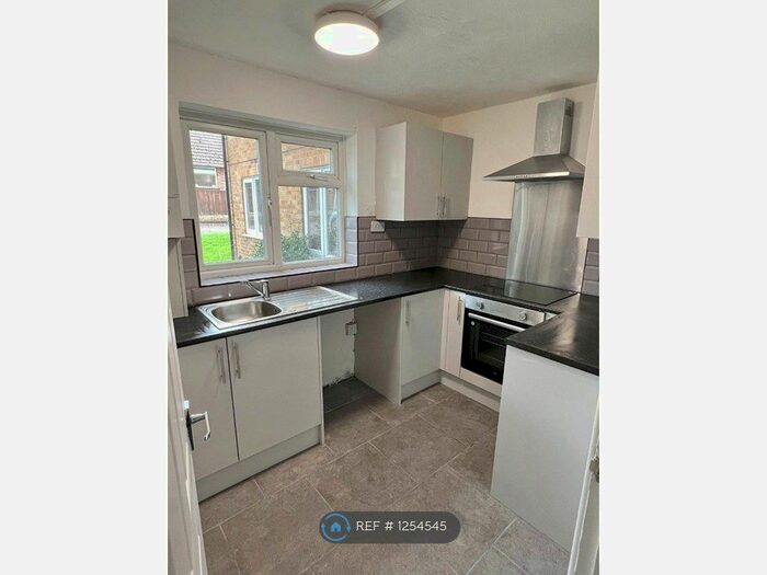 2 Bedroom Flat To Rent In Lilburne Avenue, Norwich, NR3