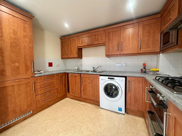 1 Bedroom Flat To Rent In Pelham Court, Coombe Road, Brighton, BN2