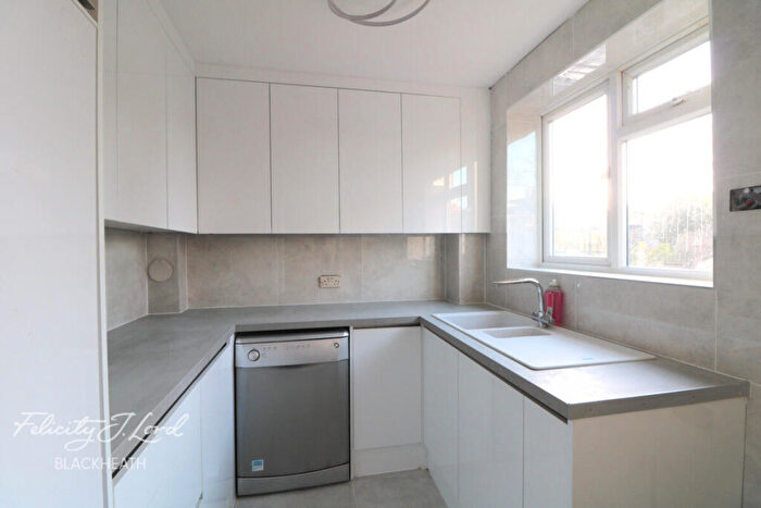 3 Bedroom Town House To Rent In Coleraine Road, London, SE3