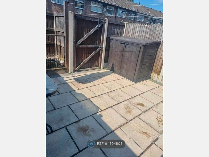 3 Bedroom Terraced House To Rent In Olwen Crescent, Stockport, SK5