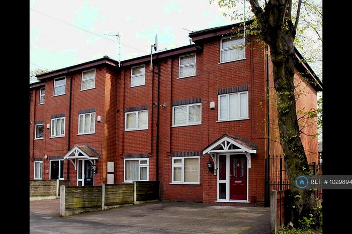 7 Bedroom End Of Terrace House To Rent In Wellington Road, Fallowfield, Manchester, M14