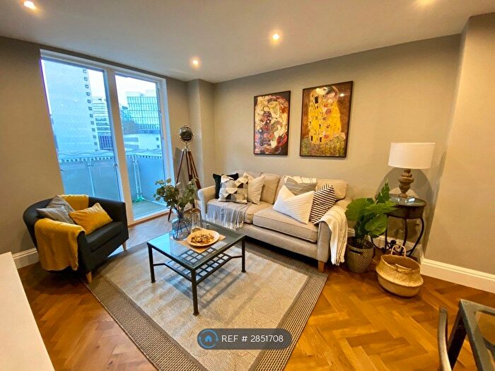 2 Bedroom Flat To Rent In Dearmans Place, Manchester, M3