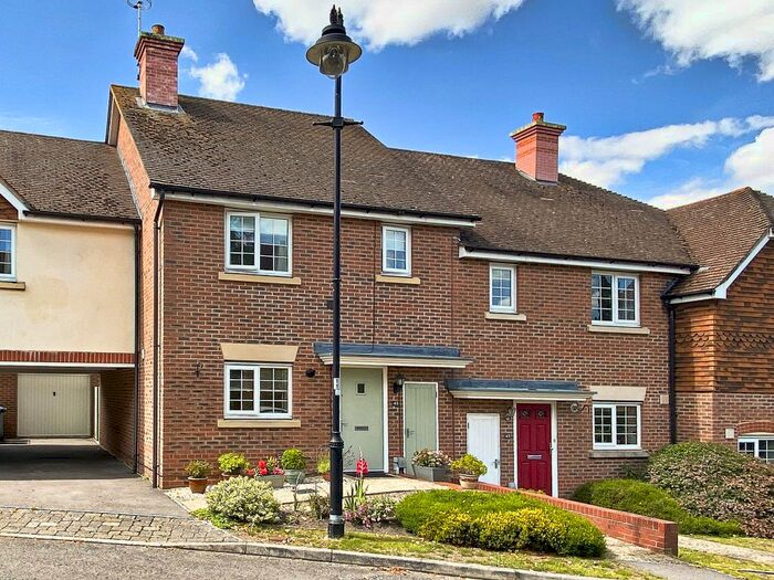 3 Bedroom Semi-Detached House To Rent In The West Hundreds, Fleet, GU51