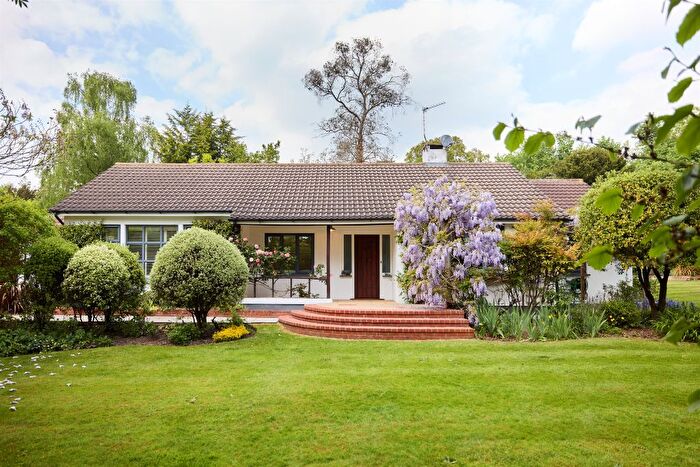 4 Bedroom Detached Bungalow For Sale In Rectory Road, Taplow, Maidenhead, SL6