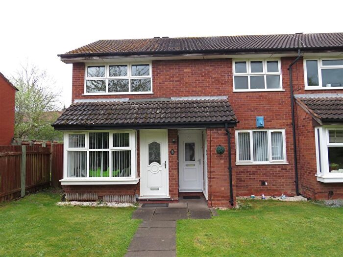 2 Bedroom Maisonette To Rent In Finches End, Shard End, Birmingham, B34