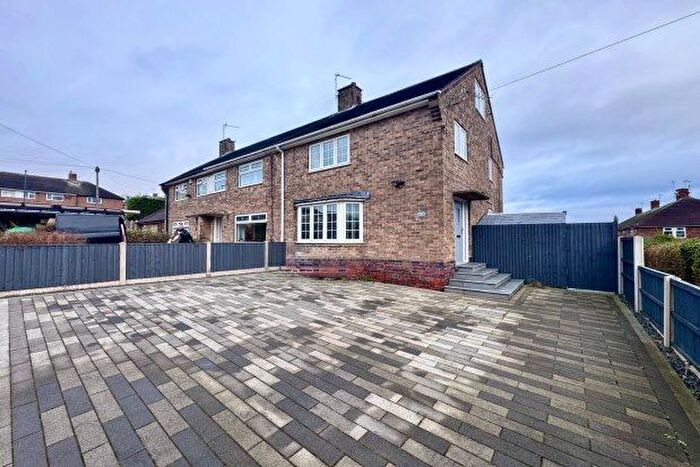 3 Bedroom Property To Rent In Pinewood Gardens, Nottingham, NG11