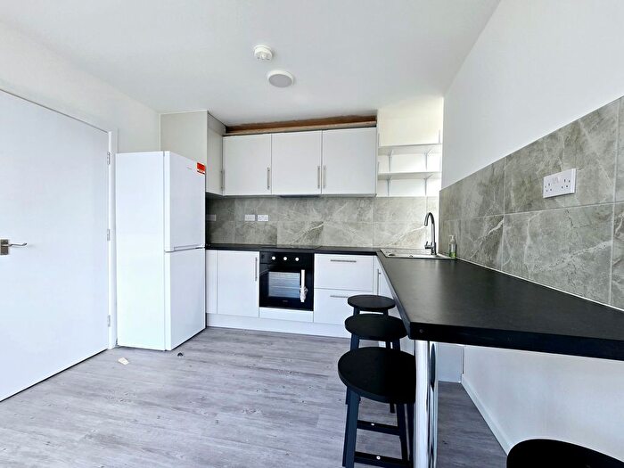 4 Bedroom Flat To Rent In Yarnfield Square, Clayton Road, Peckham, SE15