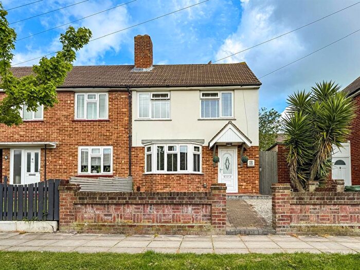 3 Bedroom End Of Terrace House For Sale In Chaucer Avenue, Paulsgrove, PO6