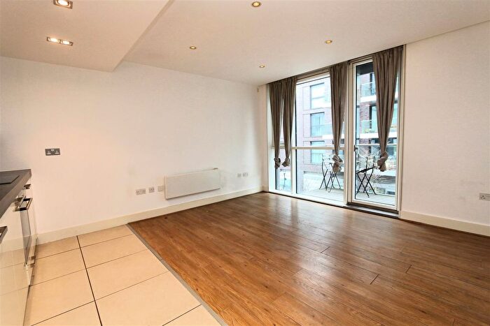 1 Bedroom Flat To Rent In Times Square, London, E1