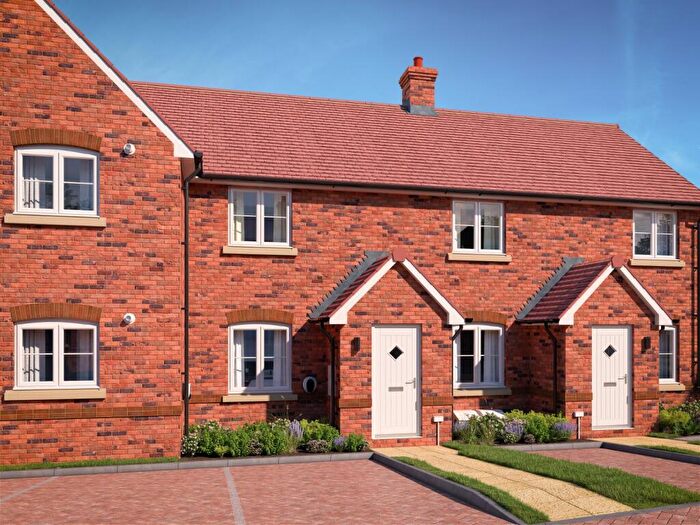 2 Bedroom Maisonette For Sale In Woodview Chase, Medstead, Alton, Hampshire, GU34