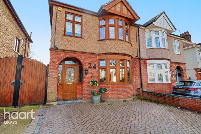 5 Bedroom Semi Detached House For Sale In Lenmore Avenue, Grays, RM17