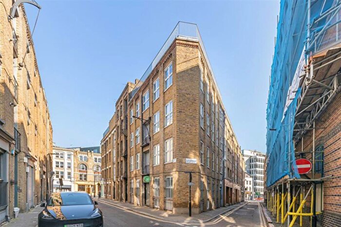2 Bedroom Flat To Rent In Gatesborough Street, Shoreditch, EC2A
