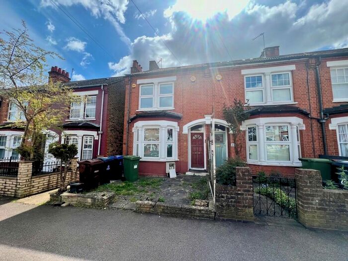 2 Bedroom Maisonette To Rent In Kingsley Road, Pinner, HA5