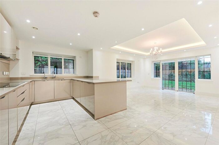 5 Bedroom Detached House To Rent In Chandos Way, Hampstead Garden Suburb, NW11