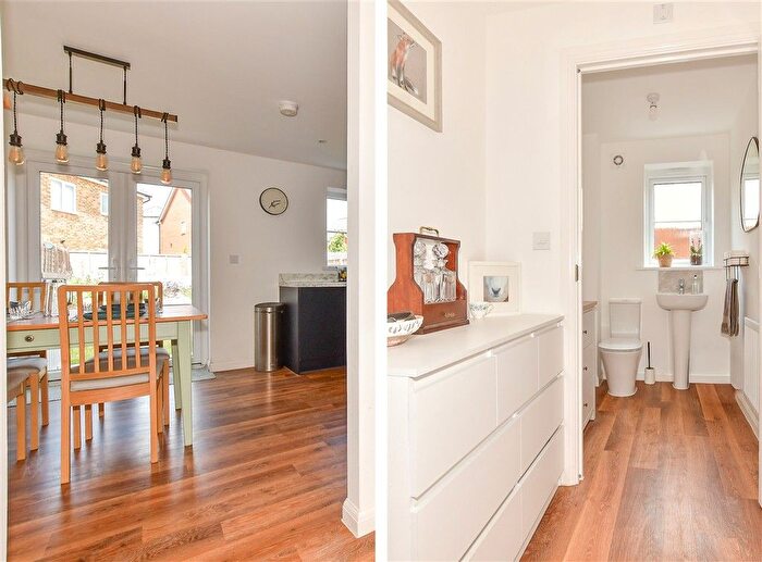 3 Bedroom Semi-Detached House For Sale In Butterfield Way, Ash, Kent, CT3