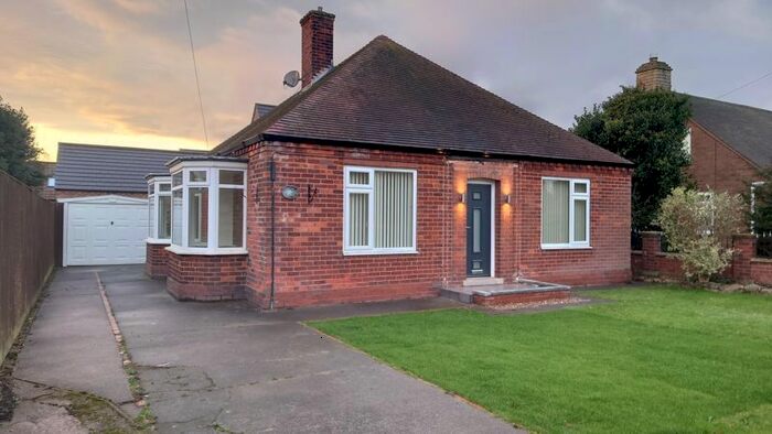 2 Bedroom Detached Bungalow To Rent In High Street, Hook, Goole DN14