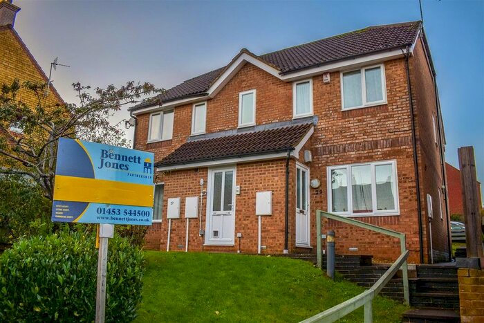 1 Bedroom Flat To Rent In Union Street, Dursley, GL11