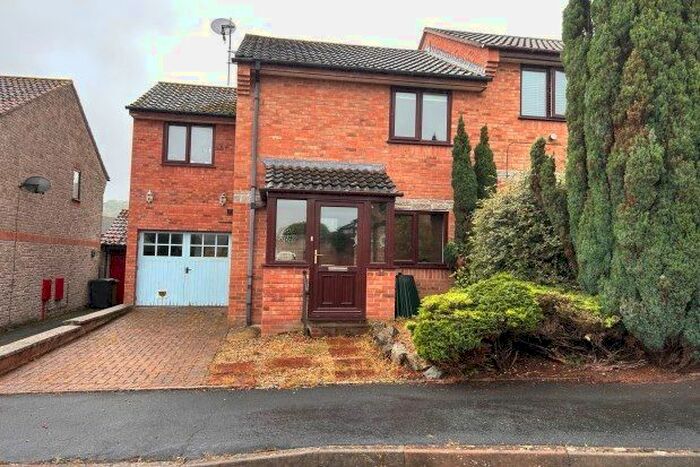 3 Bedroom Property To Rent In Broom Close, Dawlish, EX7