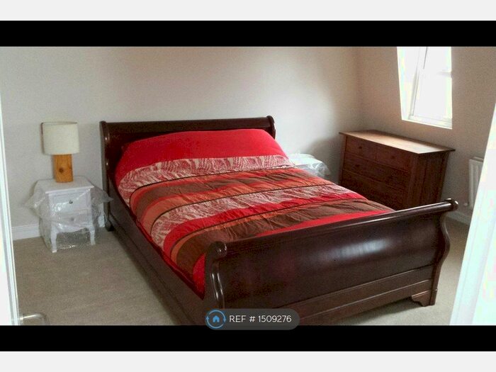 2 Bedroom Flat To Rent In Fulham, London, SW6