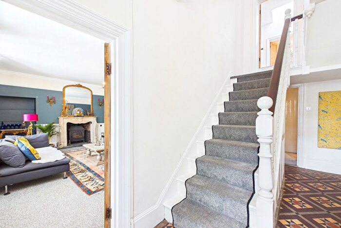 6 Bedroom Link Detached House For Sale In Willand Old Village, Cullompton, EX15
