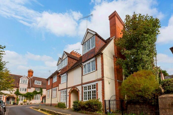 3 Bedroom Terraced House To Rent In Lime Tree Walk, Sevenoaks, TN13