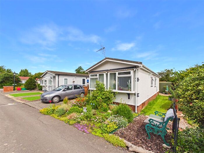 2 Bedroom Park Home For Sale In Sunnyfield Lane, Up Hatherley, Cheltenham, Gloucestershire, GL51