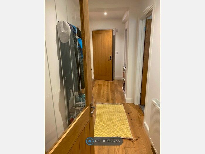 2 Bedroom Flat To Rent In Eastgate Street, Winchester, SO23