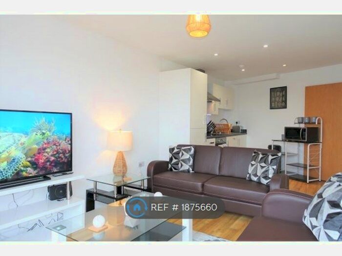 2 Bedroom Flat To Rent In Victoria Road, Surbiton, KT6
