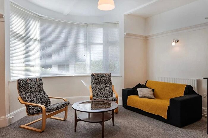 1 Bedroom Studio To Rent In Somali Road, London, NW2