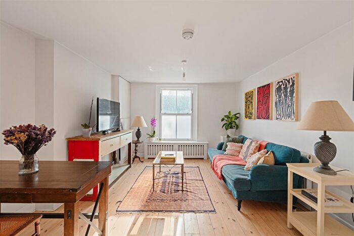 2 Bedroom Flat For Sale In Pilgrim Hill, London, SE27