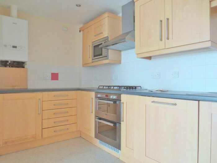 2 Bedroom Flat To Rent In Coombe Road, Brighton, BN2