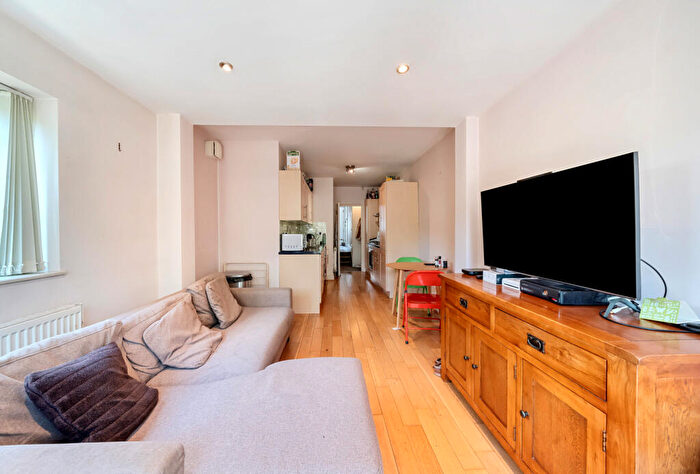 2 Bedroom Terraced House To Rent In Midmoor Road, London, SW12