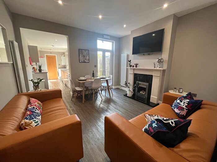 5 Bedroom House To Rent In Leslie Road, Birmingham, B16