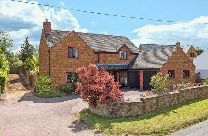 4 Bedroom Detached House For Sale In North Street, Rothersthorpe, Northamptonshire, NN7