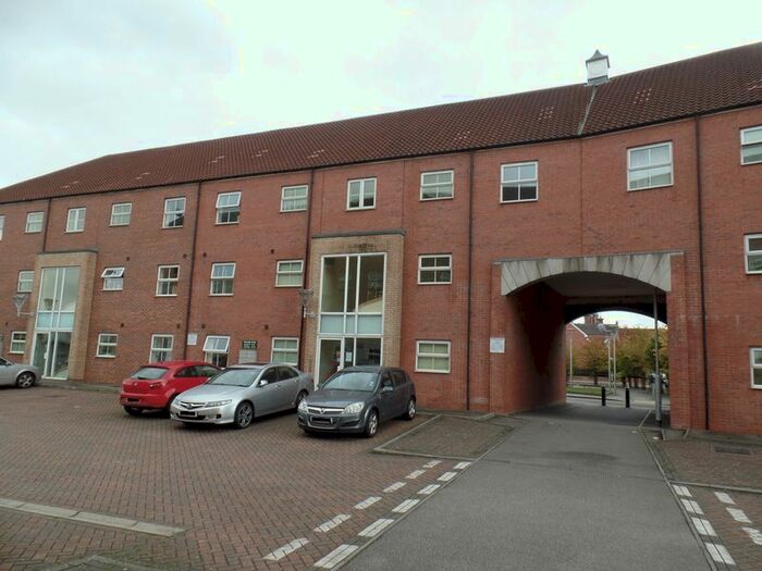 2 Bedroom Flat To Rent In Riverside Drive, Lincoln LN5