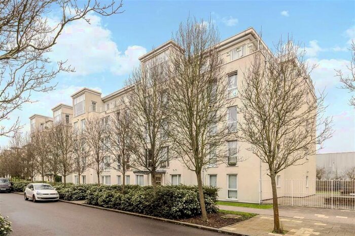 1 Bedroom Flat To Rent In Melliss Avenue, Kew, Richmond, TW9
