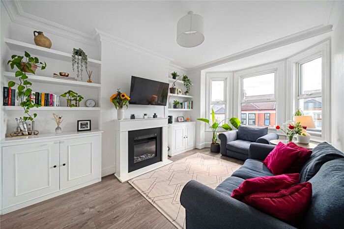 2 Bedroom Flat For Sale In Casewick Road, West Norwood, London, SE27