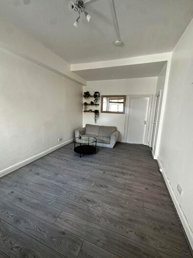 2 Bedroom Flat To Rent In Turnpike Lane, London, N8