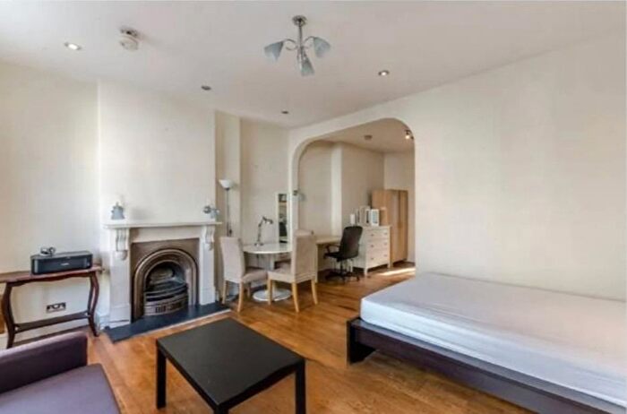 1 Bedroom Flat To Rent In Danbury Street, London, Greater London, N1