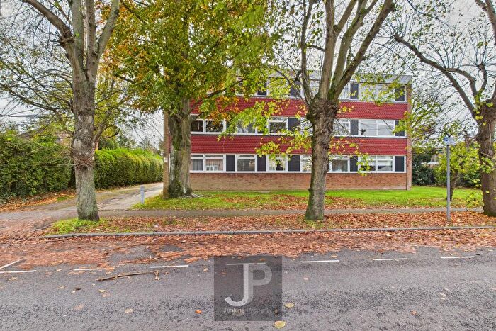 2 Bedroom Flat For Sale In Invermay Court, Highland Avenue, Brentwood, CM15