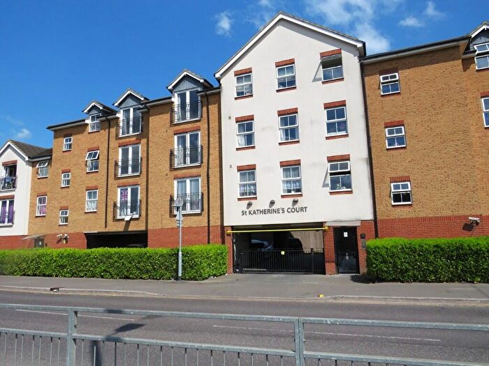 2 Bedroom Flat To Rent In Calcutta Road, Tilbury, Essex, RM18