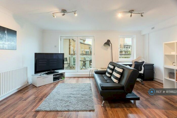 2 Bedroom Flat To Rent In Spruce House, London, SE16