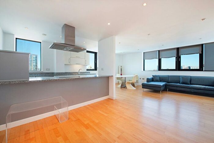 2 Bedroom Flat To Rent In East India Dock Road, Canary Wharf, E14