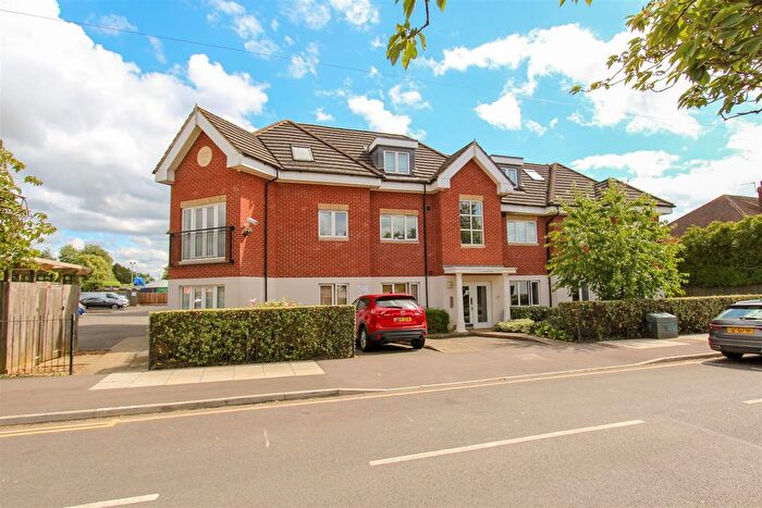 2 Bedroom Flat To Rent In Glebe Avenue, South Ruislip, HA4