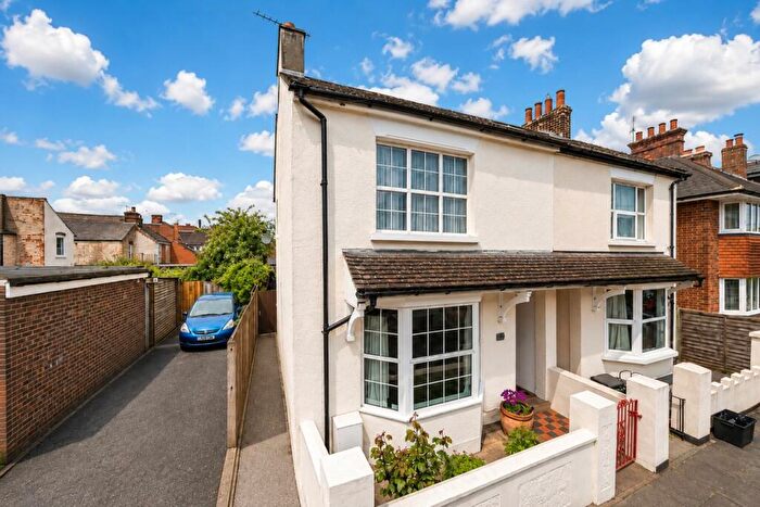 3 Bedroom Semi-Detached House For Sale In Harlesden Road, St. Albans, AL1
